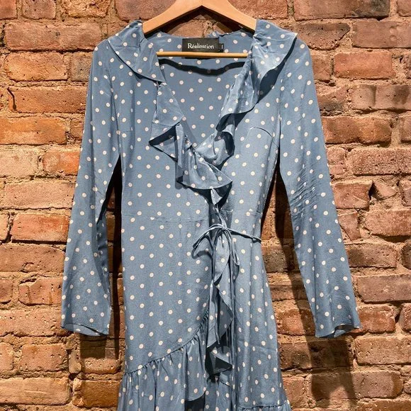 réalisation par blue polka dot wrap dress - Picture 2 of 5